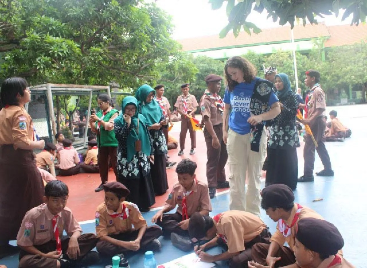 Kurangi Plastik, 10 SMP di Surabaya Tergabung dengan 2.000 Sekolah Dunia!