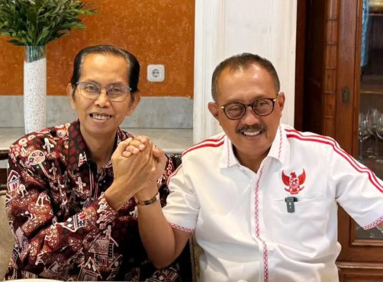 Adi Sutarwijono Temui Armuji Beri Ucapan Selamat, Bukti PDIP Surabaya Solid!