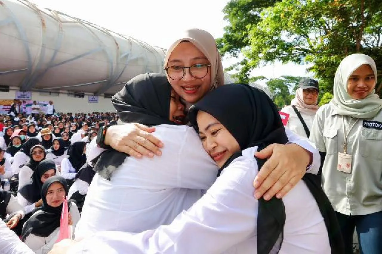 Penuh Haru! 4.888 Tenaga Honorer Banyuwangi Diangkat Jadi PPPK Paruh Waktu
