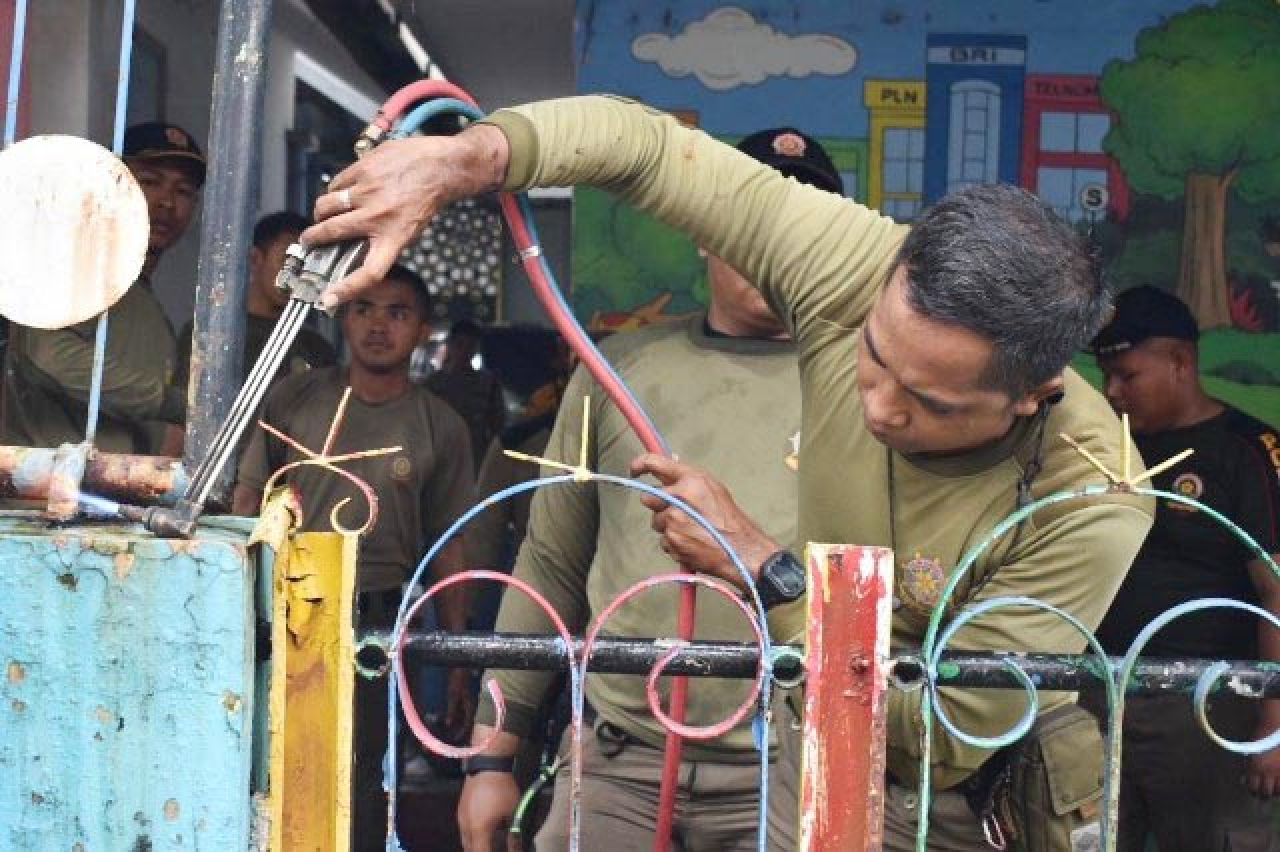 Masa Izin Habis! Bangunan Milik Yayasan Pendidikan di Lahan Pemkot Surabaya Dibongkar