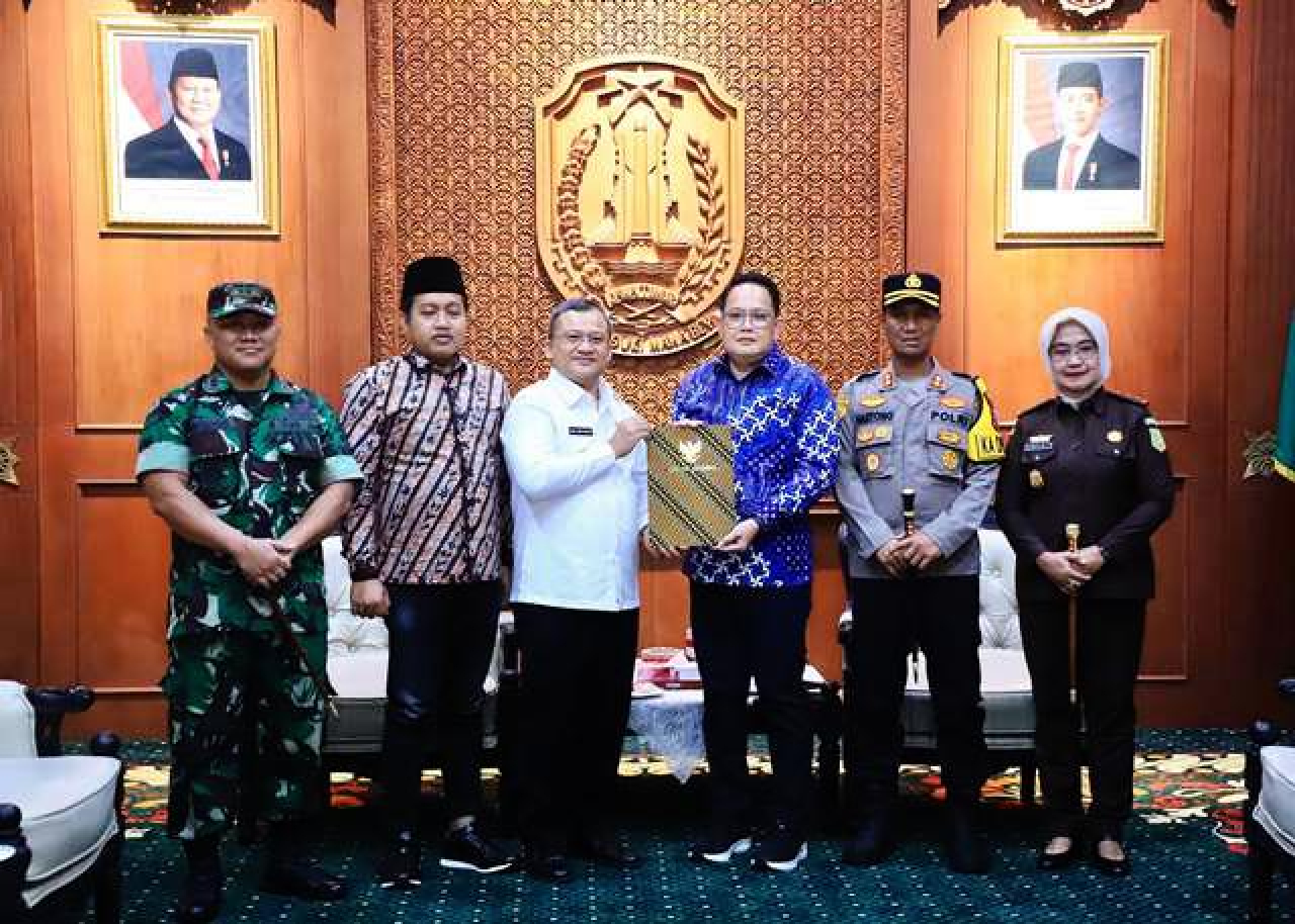 Pj Bupati Sampang Perpanjang, Klaim Kemiskinan Ekstrem Turun 0,93% Stunting Jadi 3,25%!