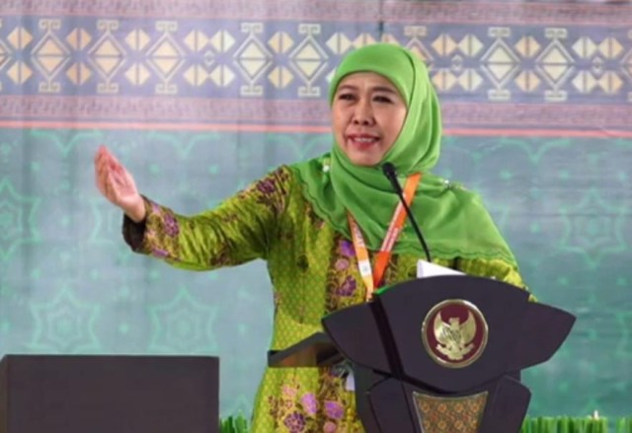 Khofifah 'Godain' Prabowo: Susah Cari yang Cantik di Muslimat NU!