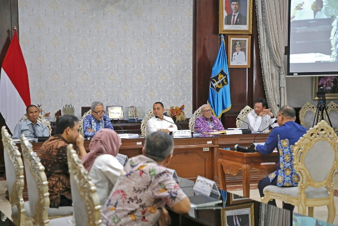 Siap-siap Pejabat Pemkot Surabaya, Bulan Depan Eri Cahyadi Lakukan Rotasi!