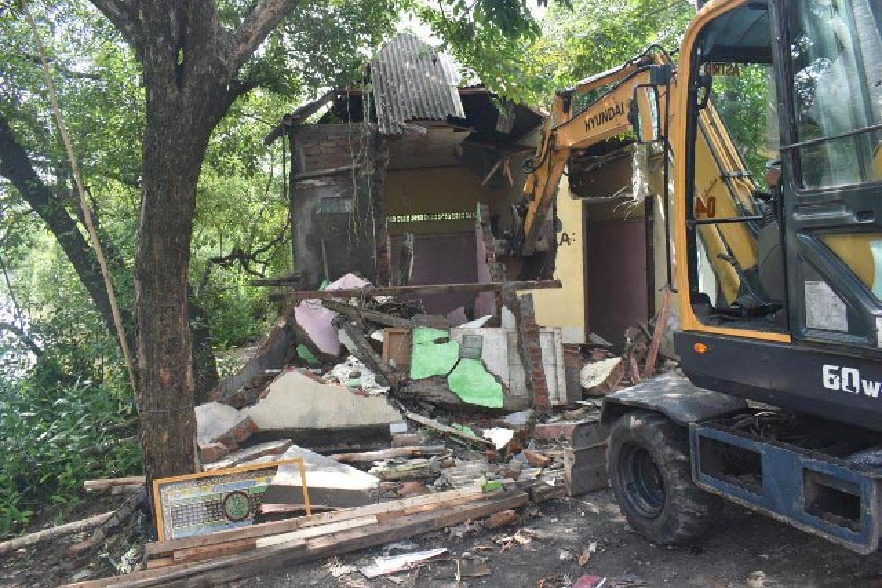 13 Bangli di Aset BBWS Bengawan Solo Dibongkar, Beberapa Enggan Direlokasi!