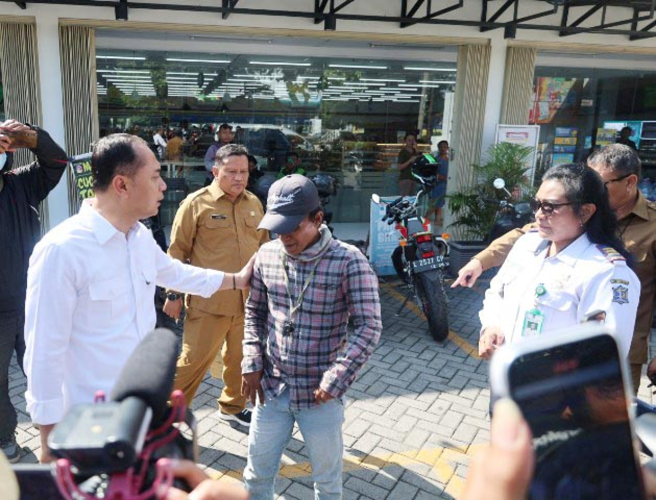 Pemilik Usaha di Surabaya Wajib Sedikan Parkir Resmi, Melanggar Didenda Rp 50 Juta!