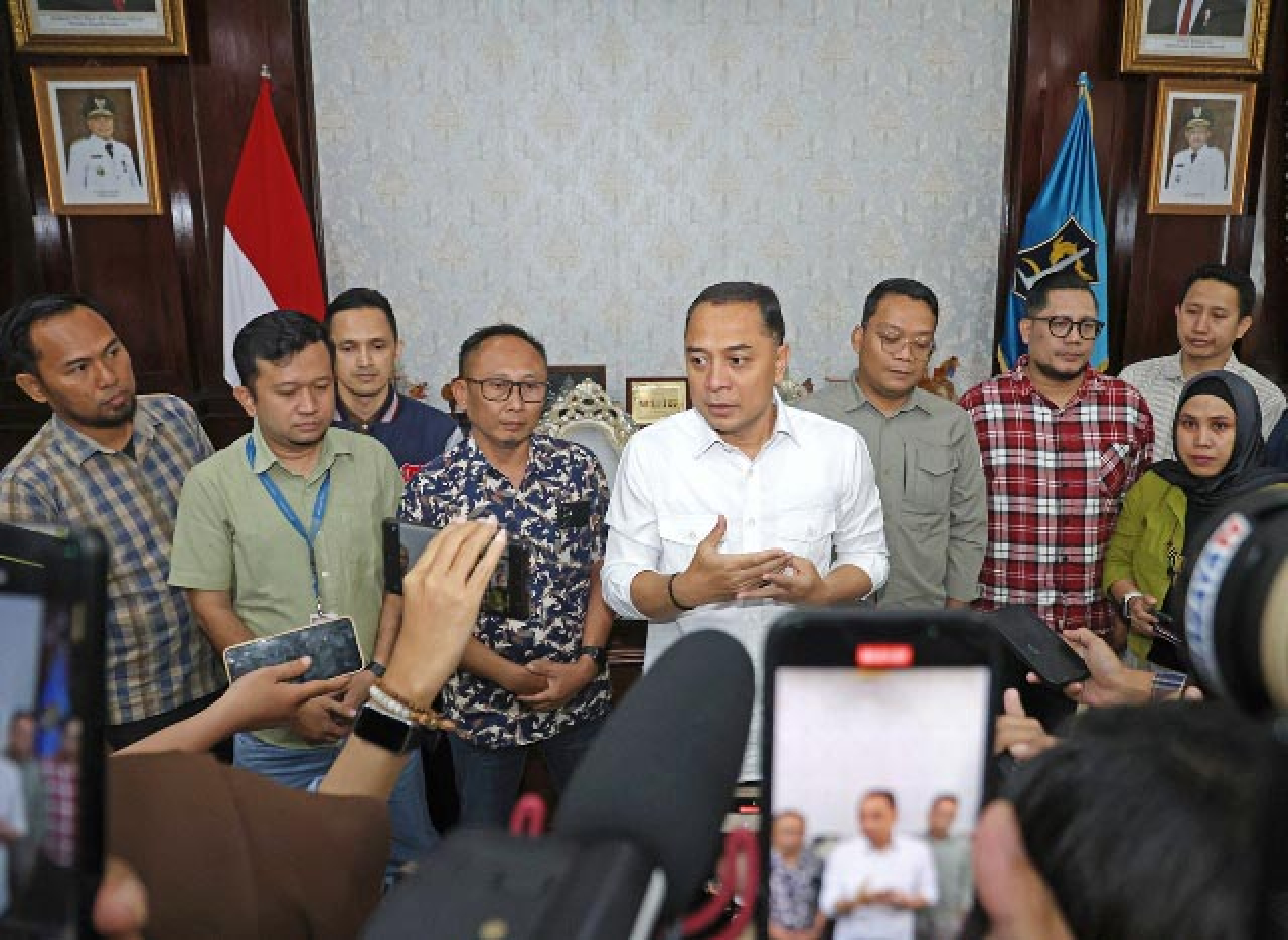 Eri Cahyadi: UMKM Surabaya Bisa Jualan Gratis di Area Parkir Toko Modern!