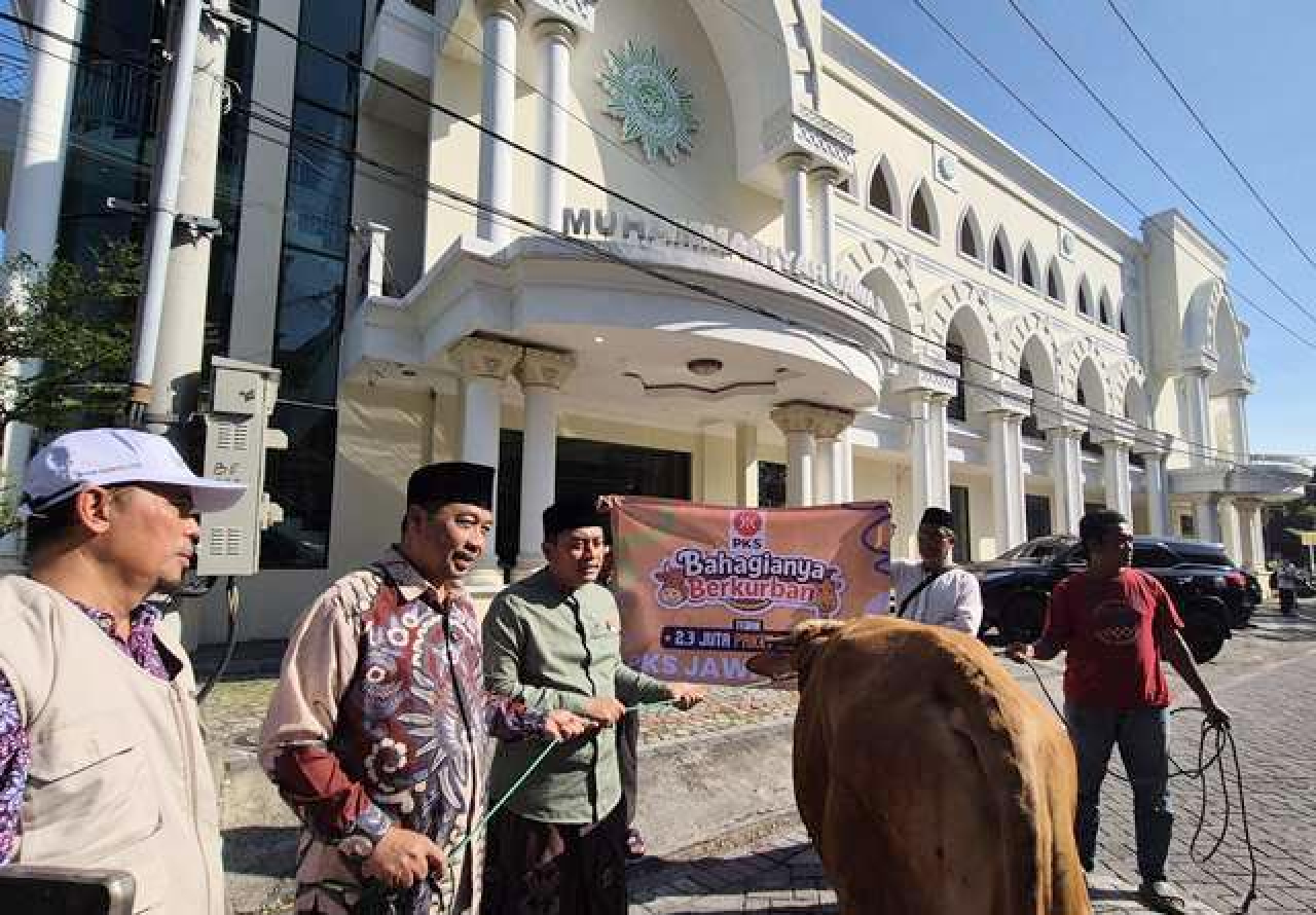 Perkuat Sinergi! PKS Jatim Serahkan Hewan Kurban ke PWNU, MUI, dan PWM