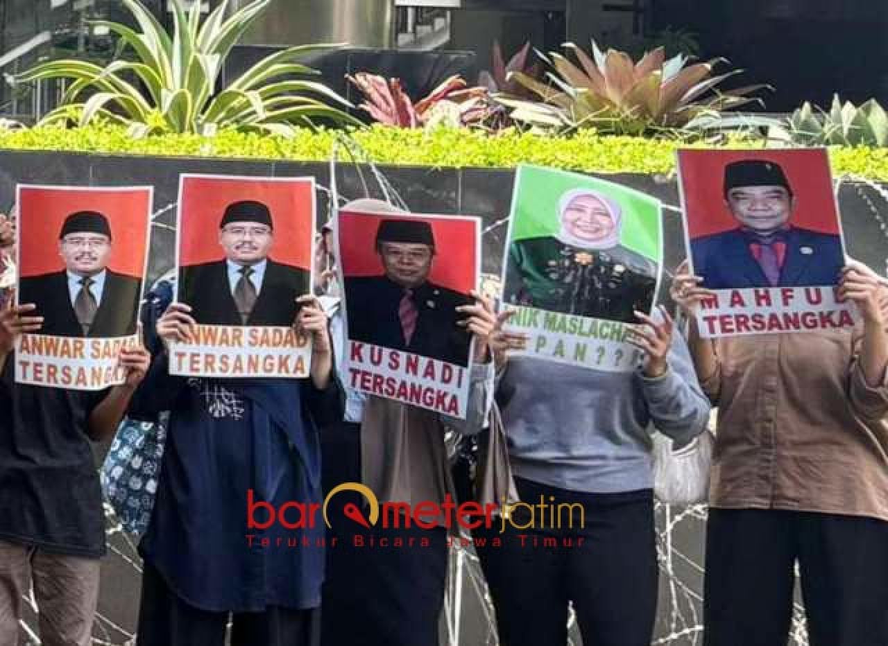 Poster Tersangka Korupsi Hibah Jatim Dipampang di Gedung KPK, Anik Maslachah Kapan?