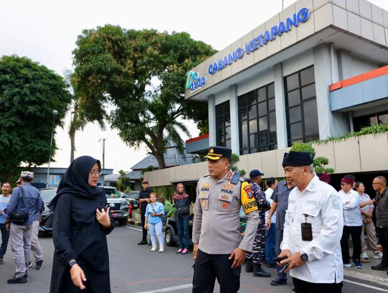 Banyuwangi Terdampak Macet Parah di Ketapang, Bupati Ipuk Sibuk Cari Solusi!