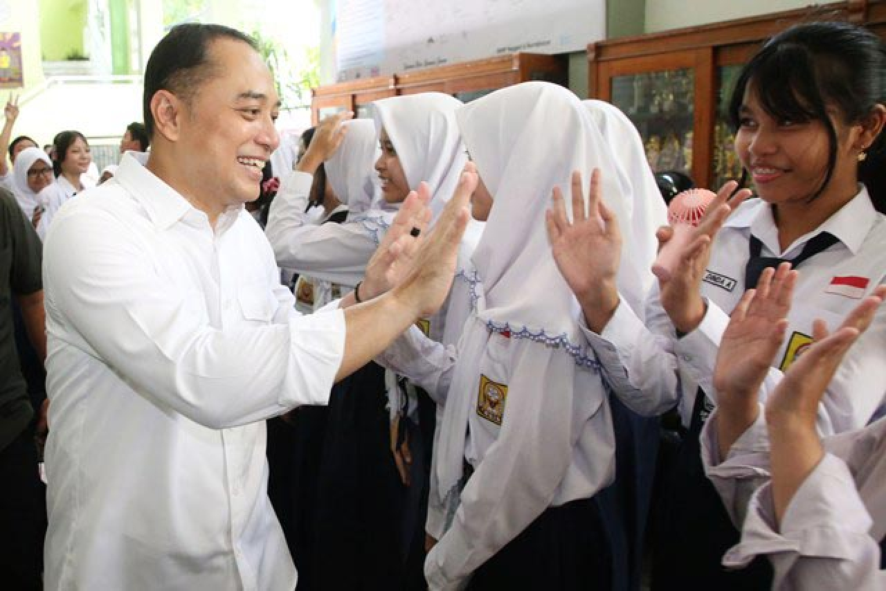 Kapan SD-SMP Gratis di Surabaya Dimulai? Simak Penjelasan Eri Cahyadi!