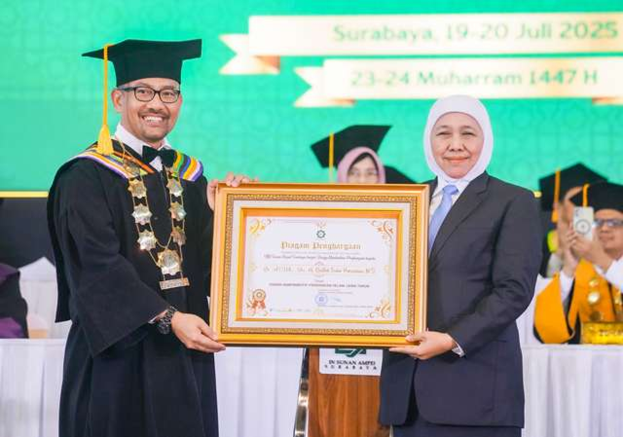 Raih Penghargaan Tokoh Kontributif Pendidikan Islam Jatim, Apa Kontribusi Khofifah?