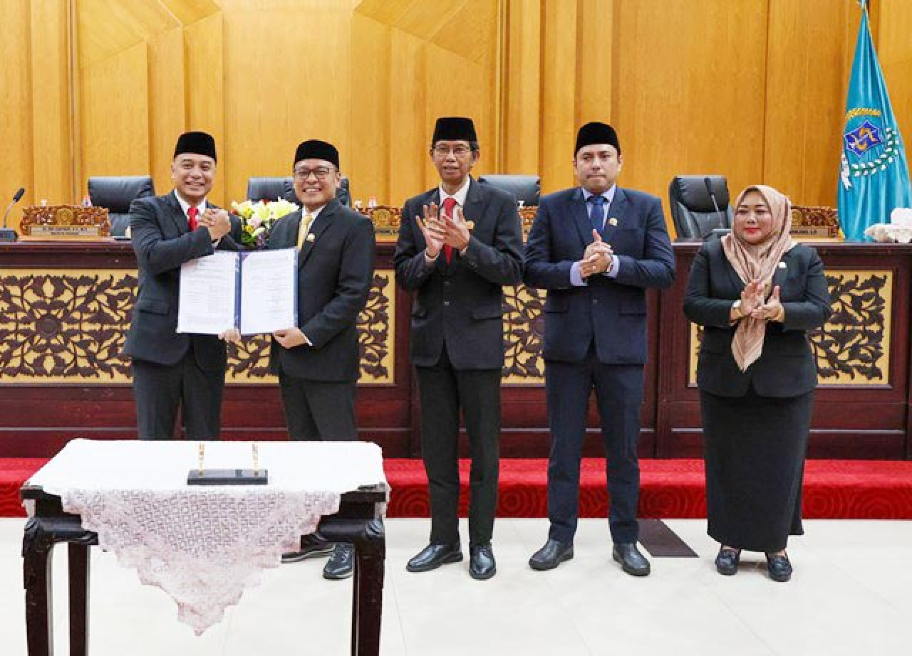 Raperda Pertanggungjawaban APBD 2024 Disetujui, Eri Cahyadi Lanjuti Catatan DPRD!