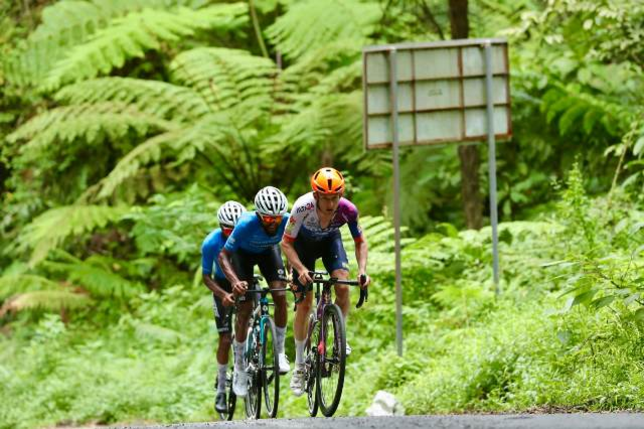 TdBI Digeber 4 Hari, Pembalap Berbagai Negara Susuri 593 Km Keindahan Alam Banyuwangi
