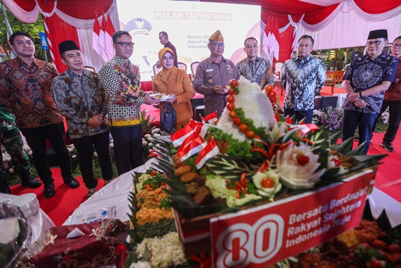 Malam Tasyakuran HUT ke-80 RI, Eri Cahyadi Sebut 3 Hal Ini Masih 'Jajah' Surabaya!