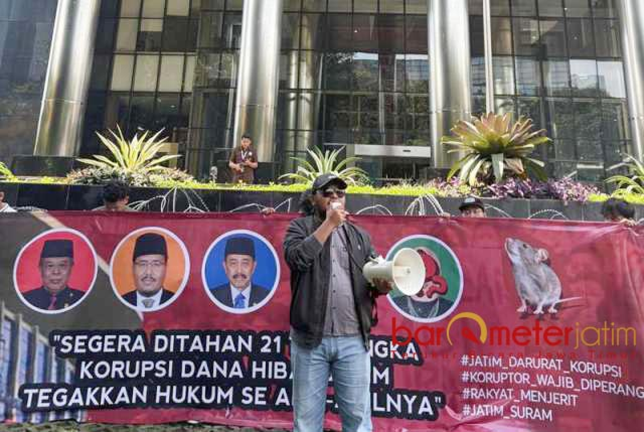 Sebulan Lebih KPK Janji Upaya Paksa 21 Tersangka Hibah Jatim, Cuma Gertak Sambal?