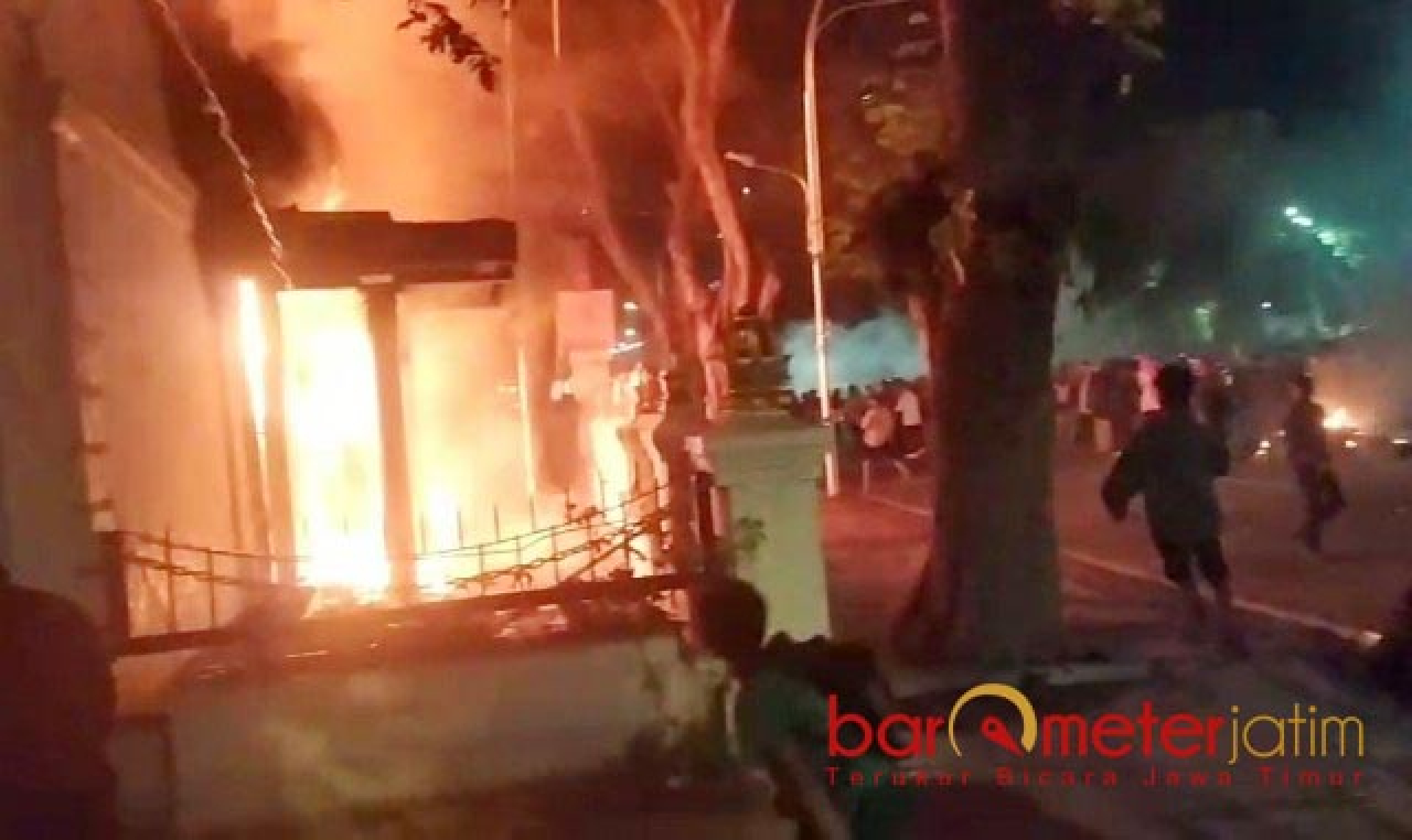 Gedung Grahadi Jadi Sasaran Pembakaran Massa Pendemo, Ini Kata Gus Hans!