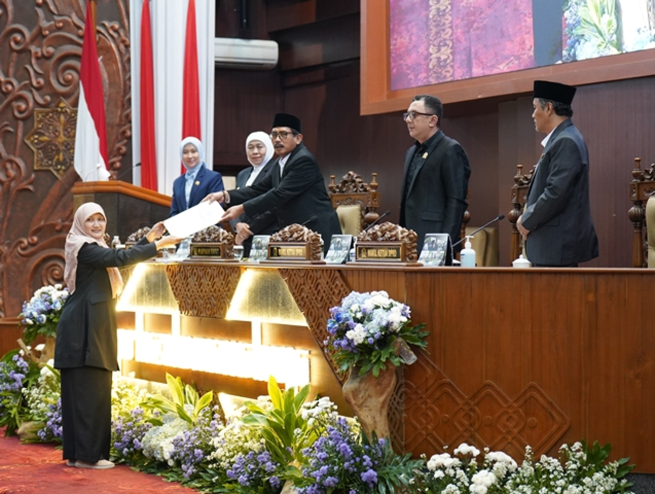 Khofifah Pangkas Belanja di RAPBD 2026, Banggar DPRD Jatim: Koridornya Tak Jelas!