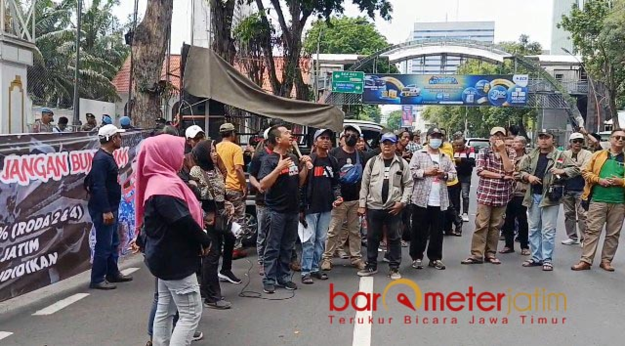 Tuntut 3 Hal ke Khofifah, Demo Rakyat Jatim Menggugat di Grahadi Sepi!