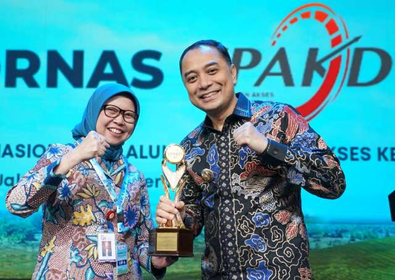 Surabaya Raih TPKAD Award 2025, Digitalisasi Keuangan E-PeKen Jadi Penentu!