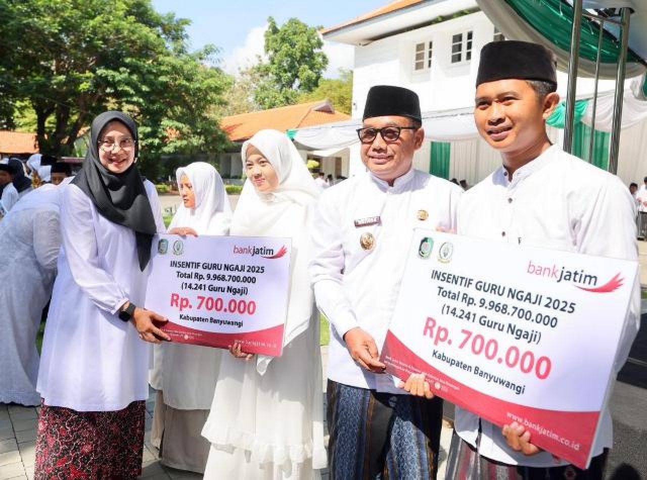 Hari Santri, Bupati Ipuk Salurkan Insentif Rp 9,96 M untuk 14.241 Guru Ngaji