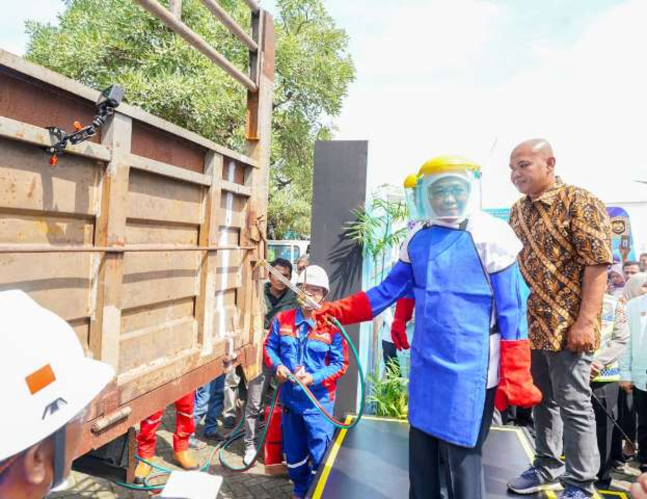 Terima Penghargaan dari Menhub, Khofifah Siap Wujudkan Jatim Zero ODOL 2027