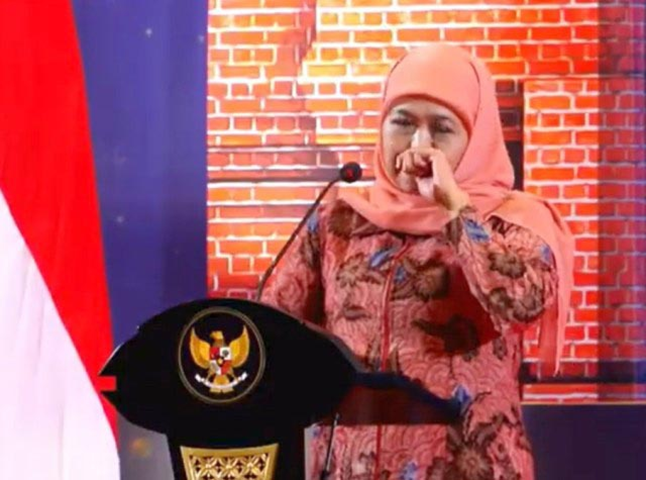 Momen Khofifah Minta Slide Prestasi Jatim tapi Kadiskominfo Sherlita Tak Cekatan, Waduh!
