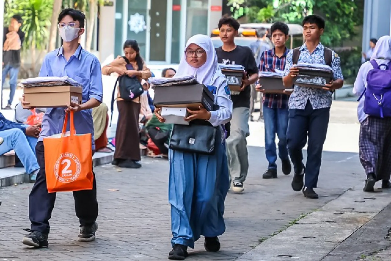 Pacu IPM dan Tekan Kemiskinan, Pemkot Surabaya Ubah Kebijakan Beasiswa!