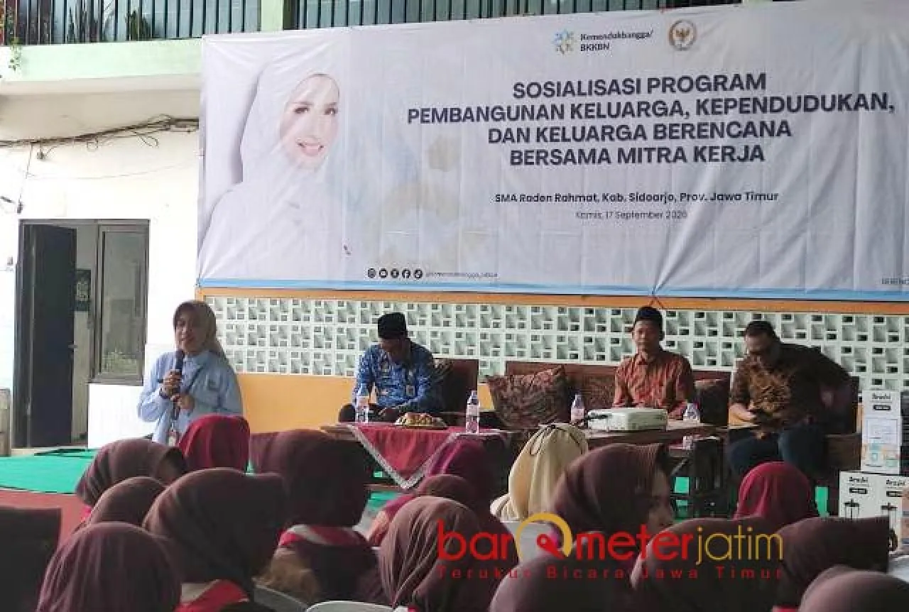 Arzeti Bilbina Ingatkan Pelajar Perempuan Sidoarjo: Bangun Pergaulan yang Sehat!