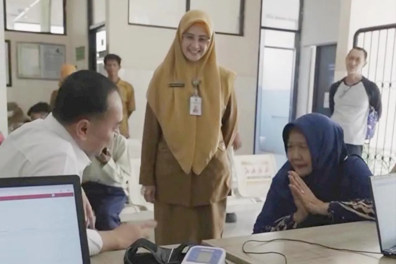 Warga Keluhkan Antrean Online Puskesmas, Eri Cahyadi Gerak Cepat Benahi Sistem!