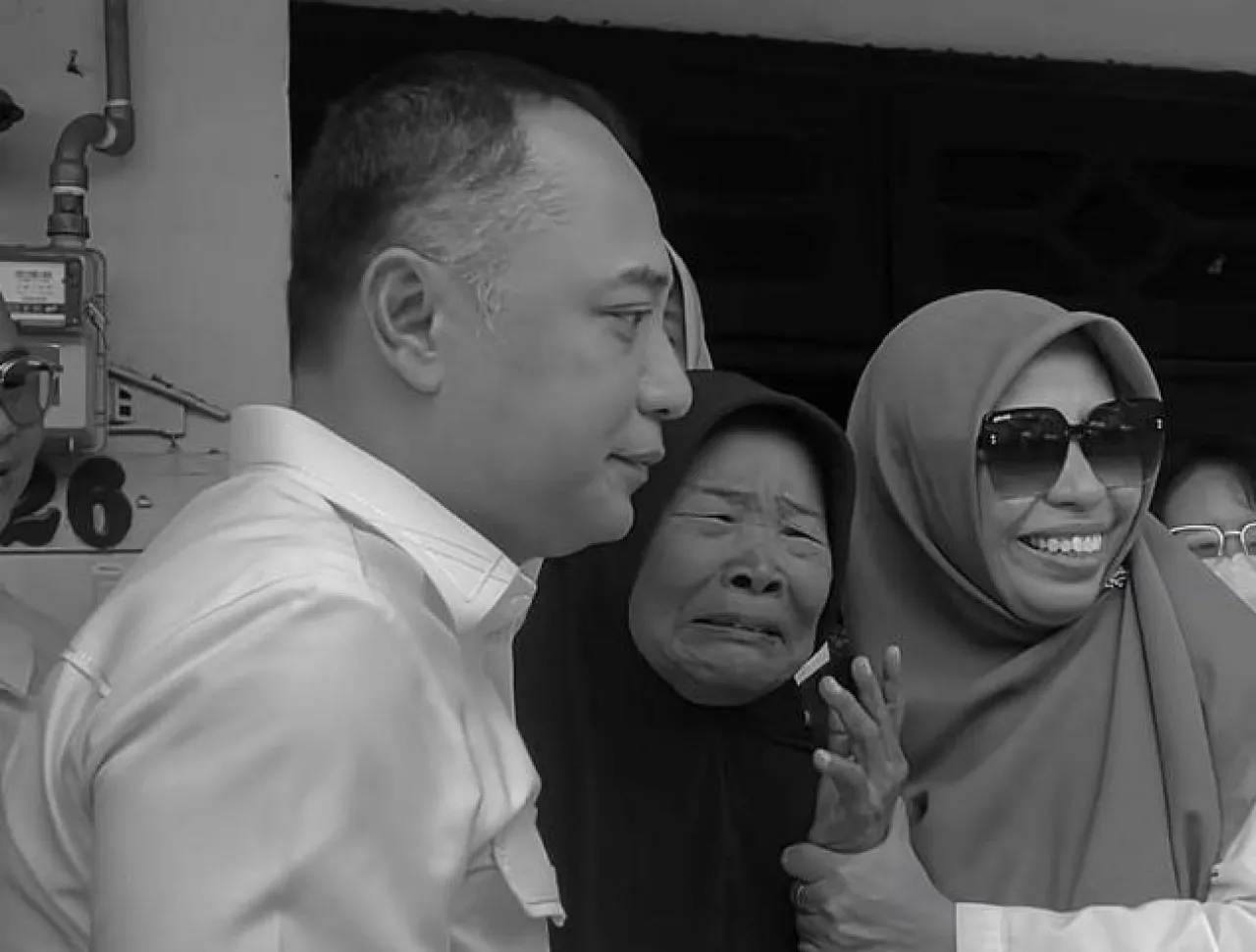Sat Set! Eri Cahyadi Turun Langsung Bawa Penderita Kanker ke RSUD Soewandhie