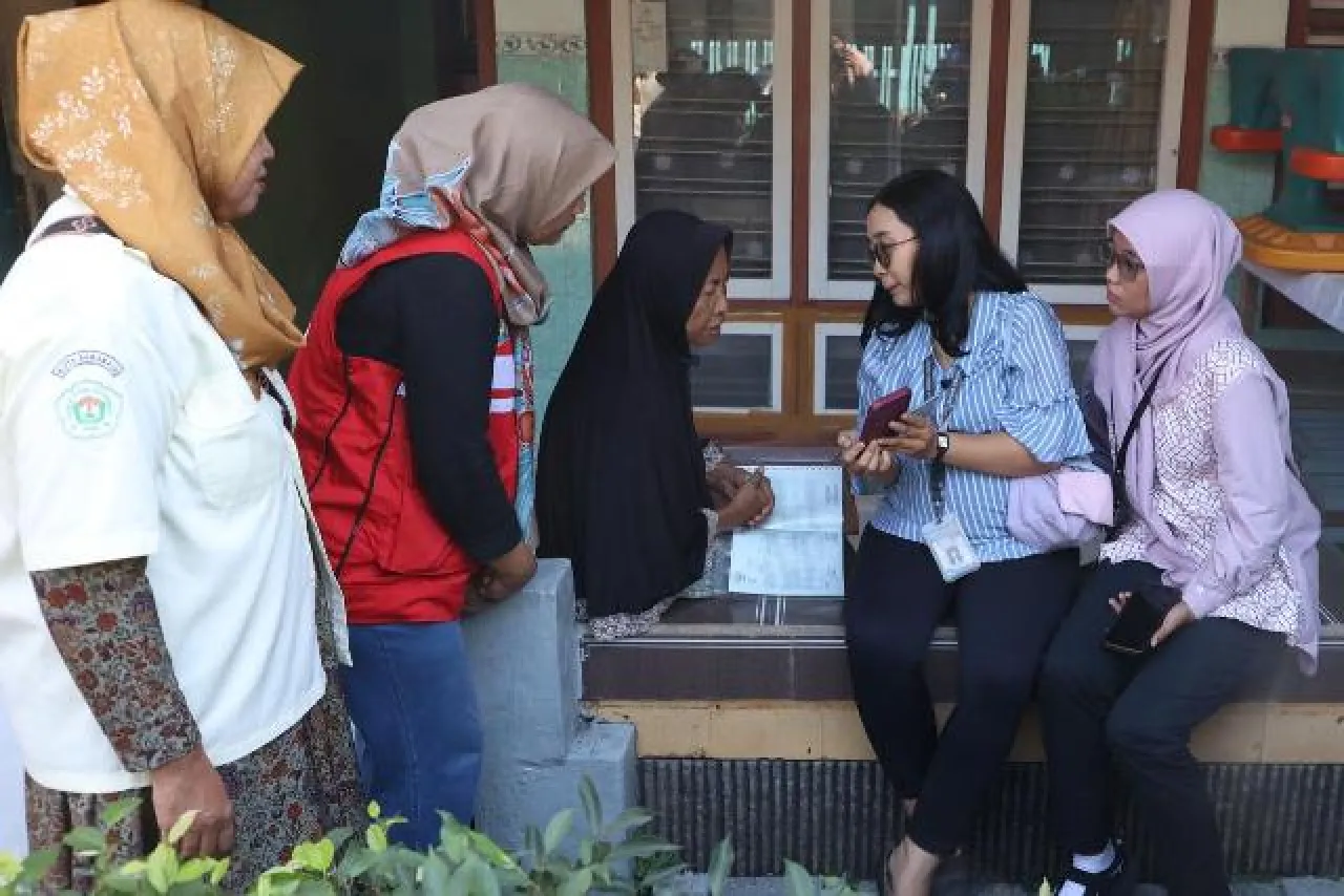 Gara-gara Alphard, Warga di Surabaya Ini Tak Masuk Daftar Penerima Bansos!
