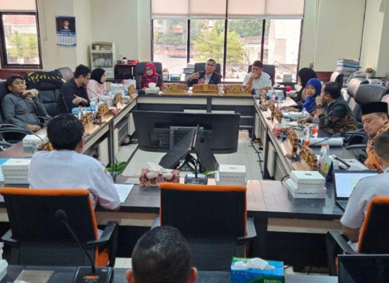 UKT Beasiswa Dipangkas, DPRD Surabaya Ingatkan Mahasiswa Tak Boleh Nombok