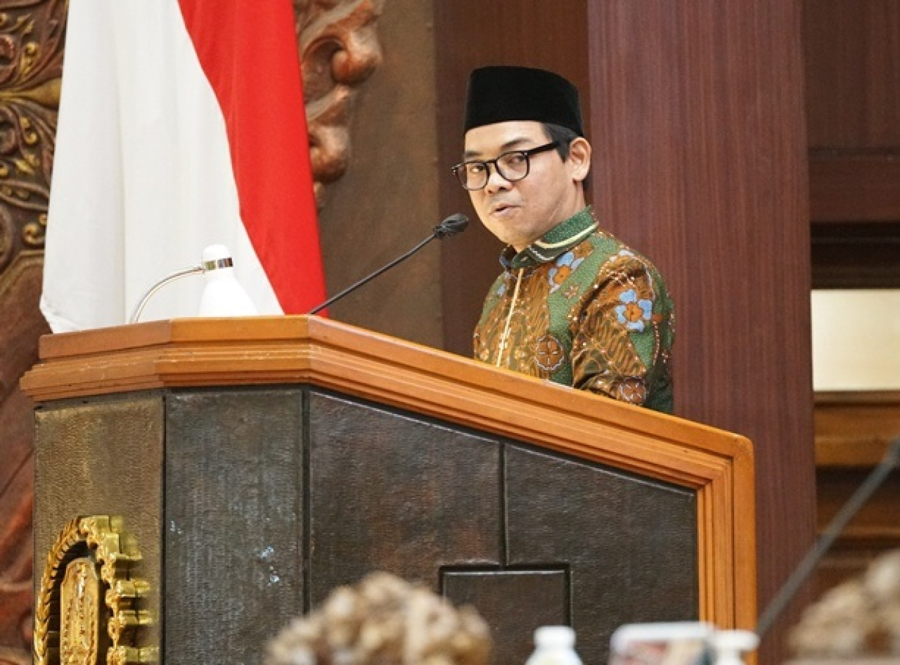 Khofifah Pamer Ratusan Penghargaan LH di LKPJ, Malah 'Dikuliti' Fraksi PKB!