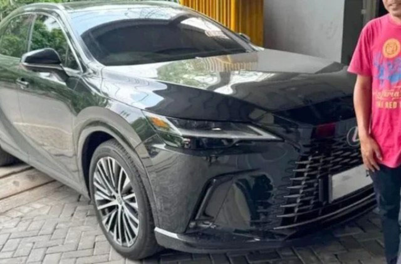 Geger Mobil Lexus Warga Surabaya Nyaris Ditarik Paksa DC, Padahal Beli Cash Rp 1,3 M!