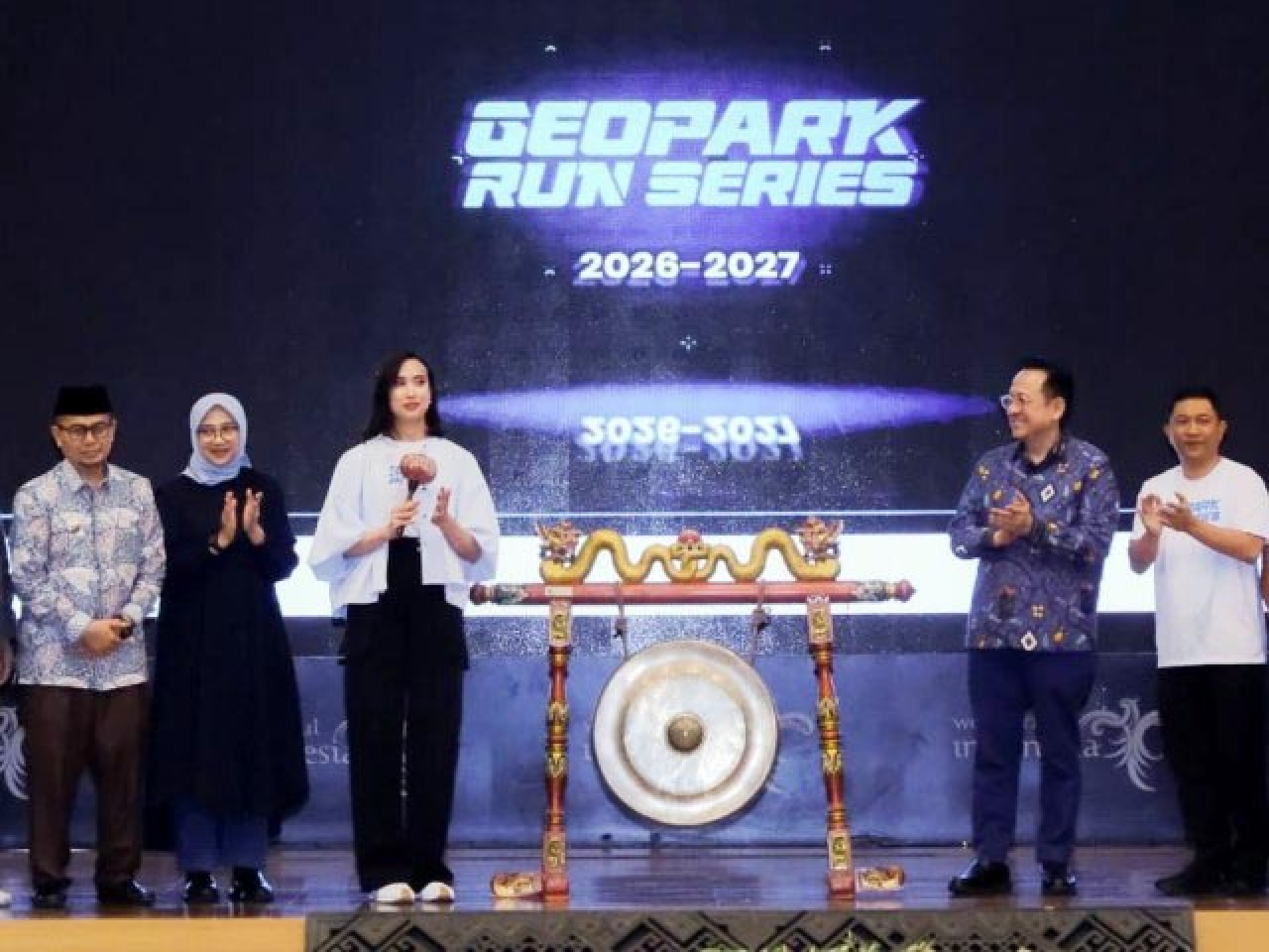 Menpar Luncurkan Geopark Run Series, Banyuwangi Jadi Titik Awal!