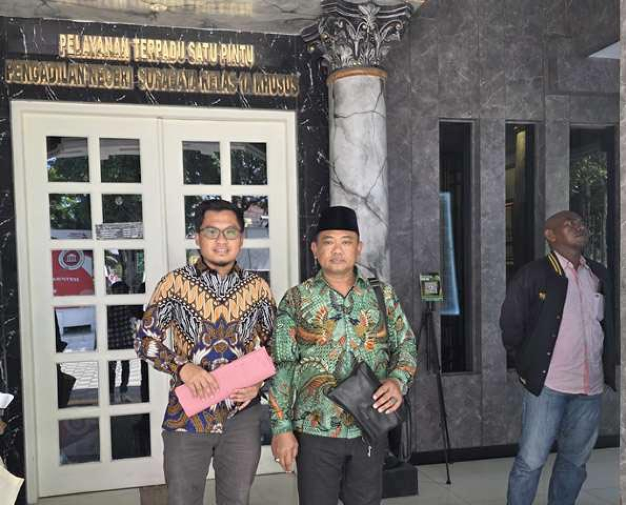 Sidang Perdana Gugatan PMH Ditunda, Khofifah dan PT PJU Mangkir!
