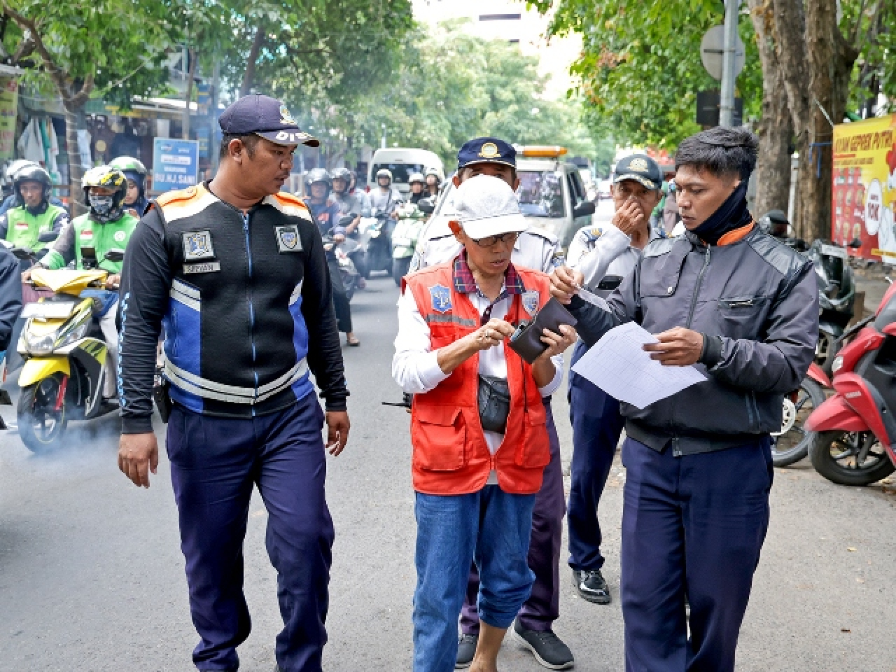 Tegas! Dishub Surabaya Berhentikan 163 Jukir Tak Tertib Administrasi