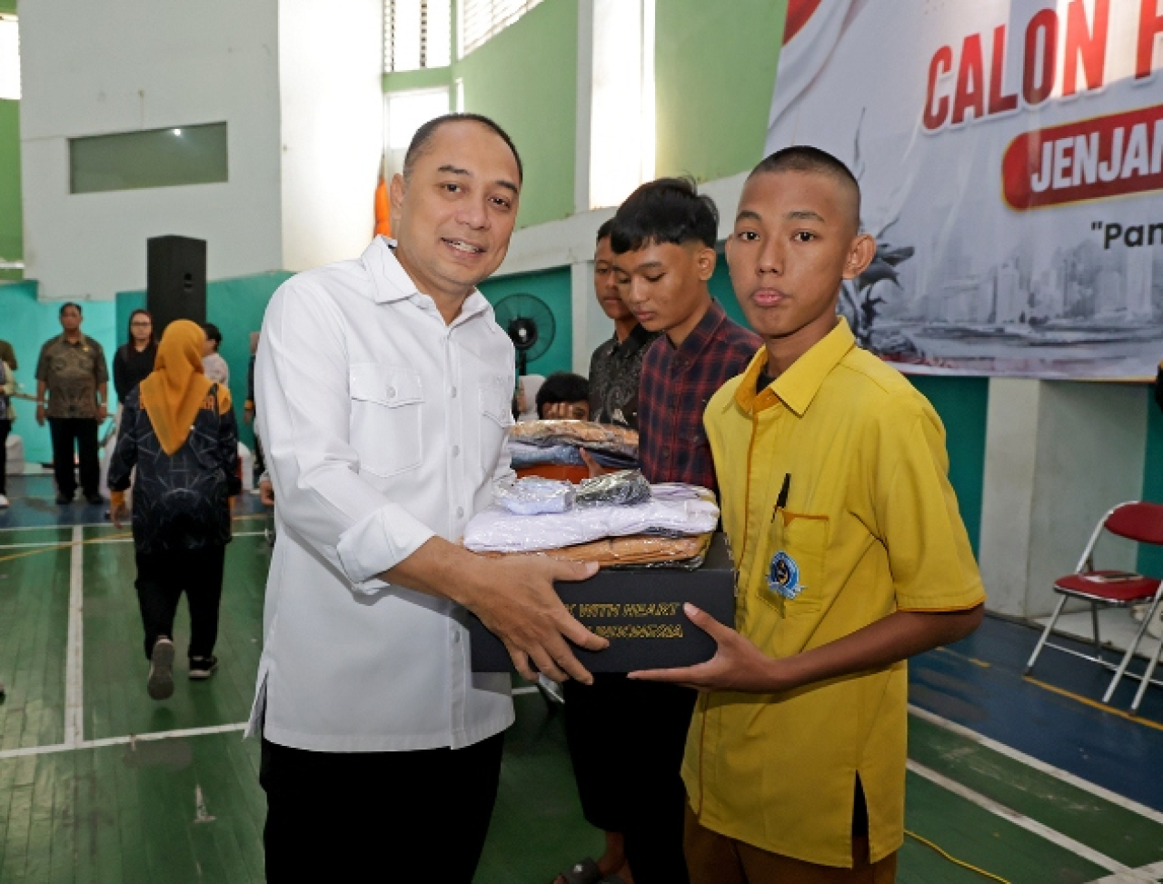 Beri Bantuan Pendidikan, Pemkot Surabaya Sasar 7.380 Siswa SMA Sederajat