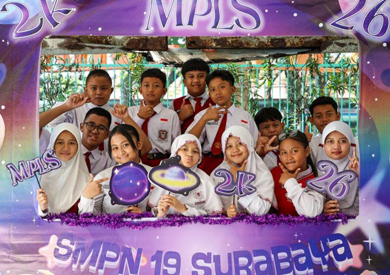 Hari Pertama MPLS di Surabaya, Tak Ada Ruang Bagi Senioritas Negatif!