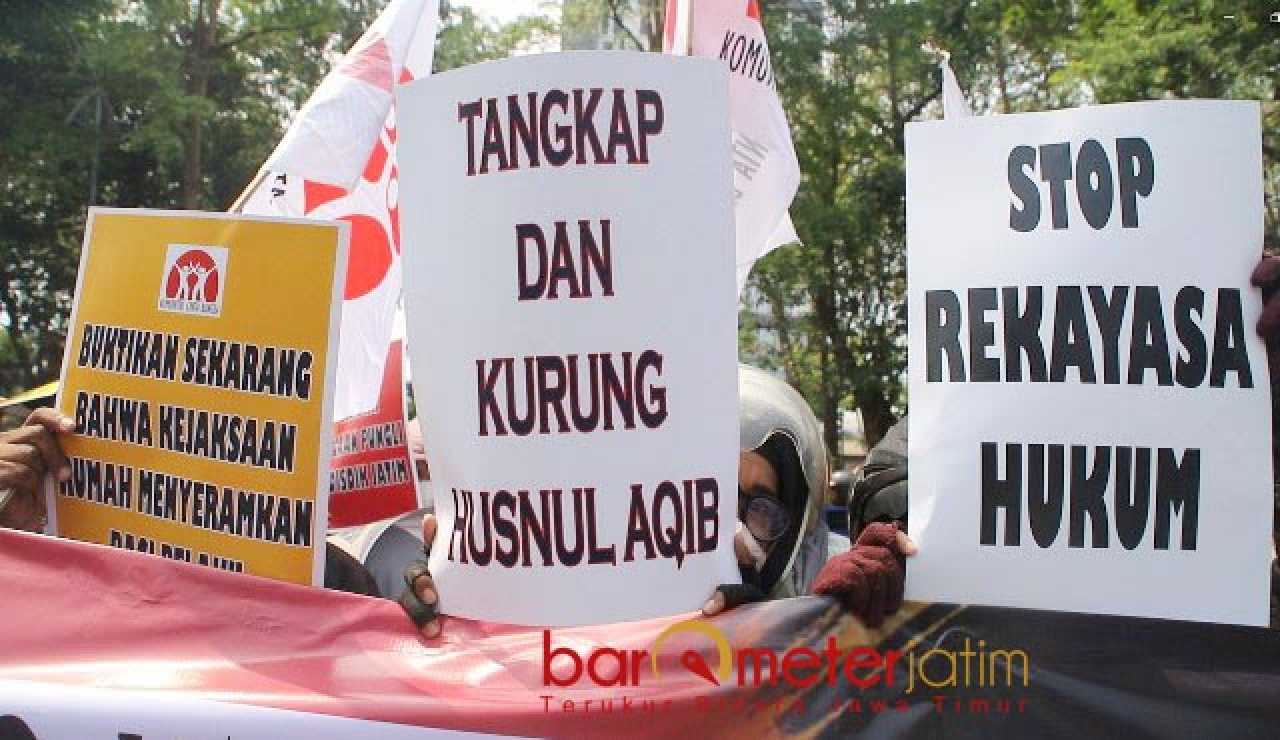 KCB Tuntut Kasus PJUTS Dibuka Lagi, Usung Poster Tangkap dan Kurung Husnul Aqib!
