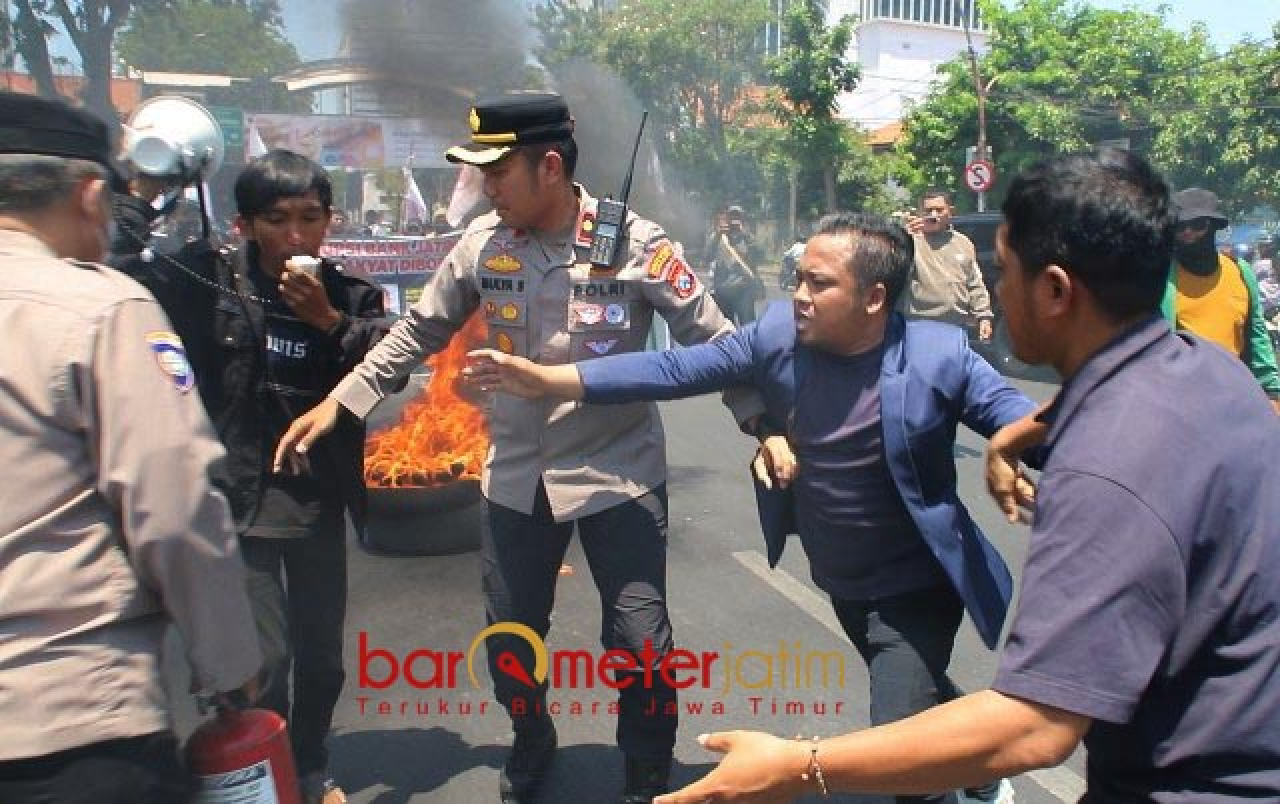Demo Dugaan Skandal Bank Jatim Rp 596 M Memanas, APMP Senggol Keras Adhy Karyono!