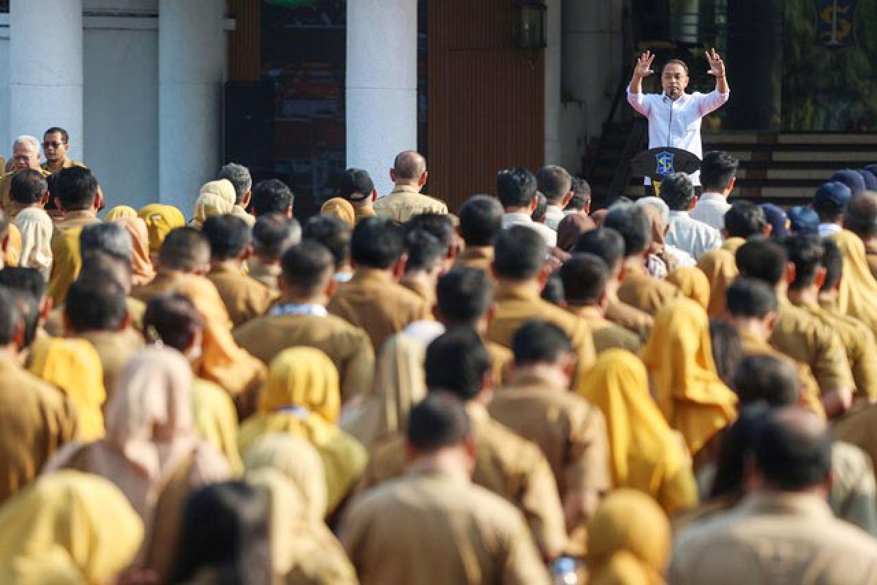 Atasi Masalah Warga, Eri Perintahkan ASN Pemkot Surabaya Pindah Kantor ke Balai RW!