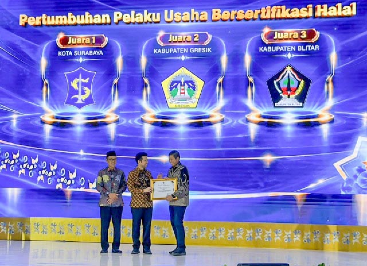 Sabet 4 Penghargaan Syariah Award Jatim 2026, Surabaya Juaranya Sertifikasi Halal!