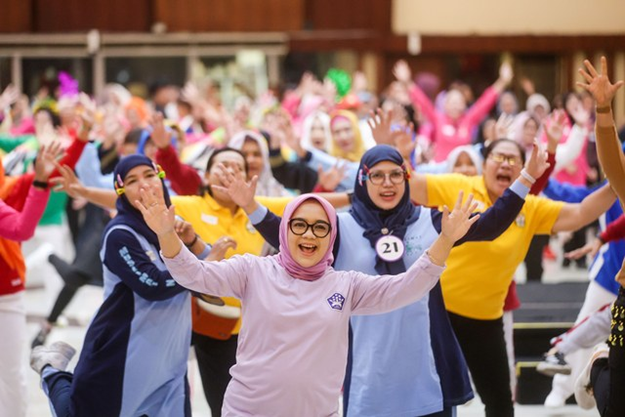 GOW Fit-Fest Berlangsung Meriah, 2.000 Perempuan Surabaya Goyang Zumba!