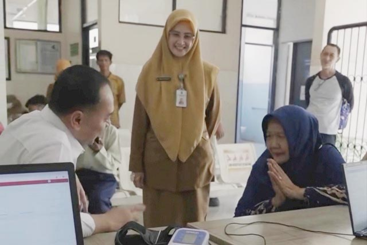 Warga Keluhkan Antrean Online Puskesmas, Eri Cahyadi Minta Sistem Diatur Lagi!