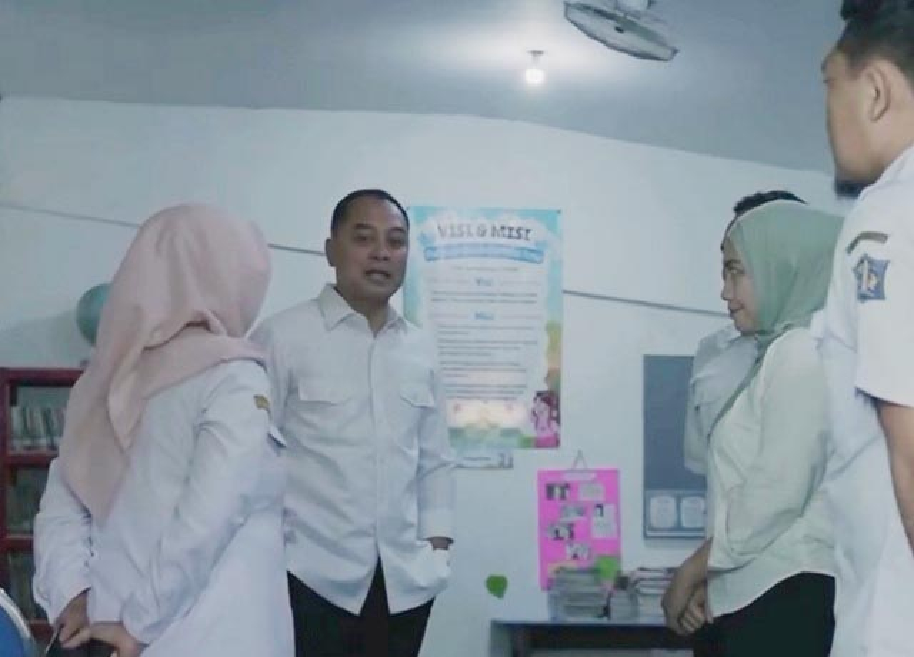 Masih Ada Siswa SDN di Surabaya Belajar Lesehan, Ini Perintah Eri Cahyadi ke Dindik!