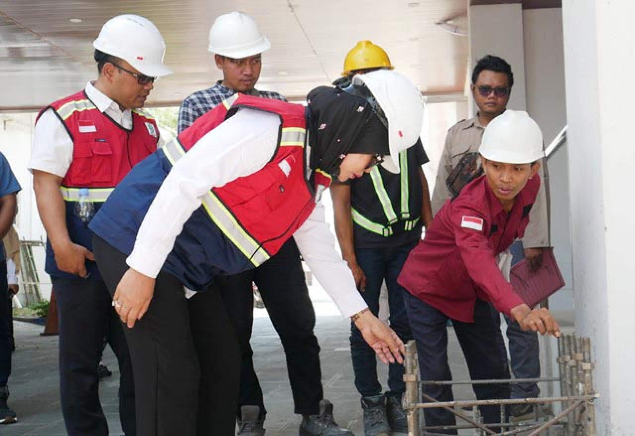 Sidak Proyek Gedung HD RSUD Sidoarjo Barat, Mimik Soroti Keterlambatan!