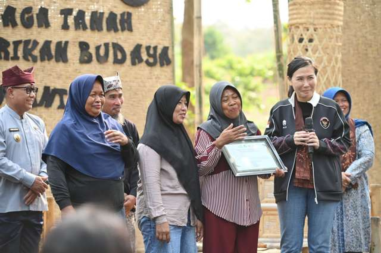 500 Orang Tua Pinggir Hutan Banyuwangi Lanjutkan Pendidikan, Semangat Masih Menyala!